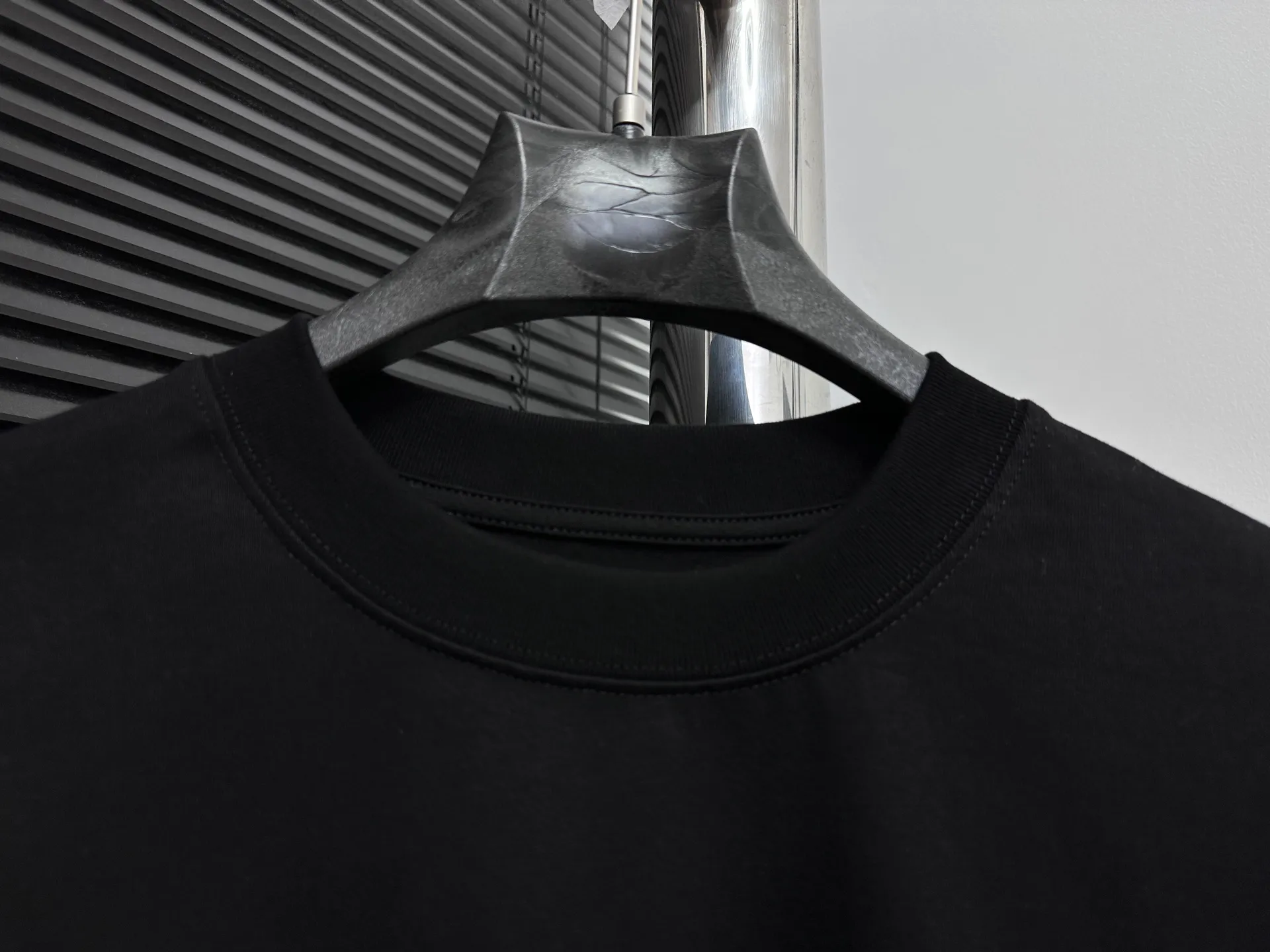 🅿️190 【ChromeHearts】Chrome Hearts 25ss round neck T-shirt Original fabric Official same style Short-sleeved T-shirt Customized 280g vat-dyed fabric Very comfortable to the touch Latest brick cabinet synchronization for spring and summer Fashionable and personalized Super versatile and good-looking Suitable for both men and women A must-have item Tag Collar label Washed wheat Complete with three standards Color: Black White Size: XS-L